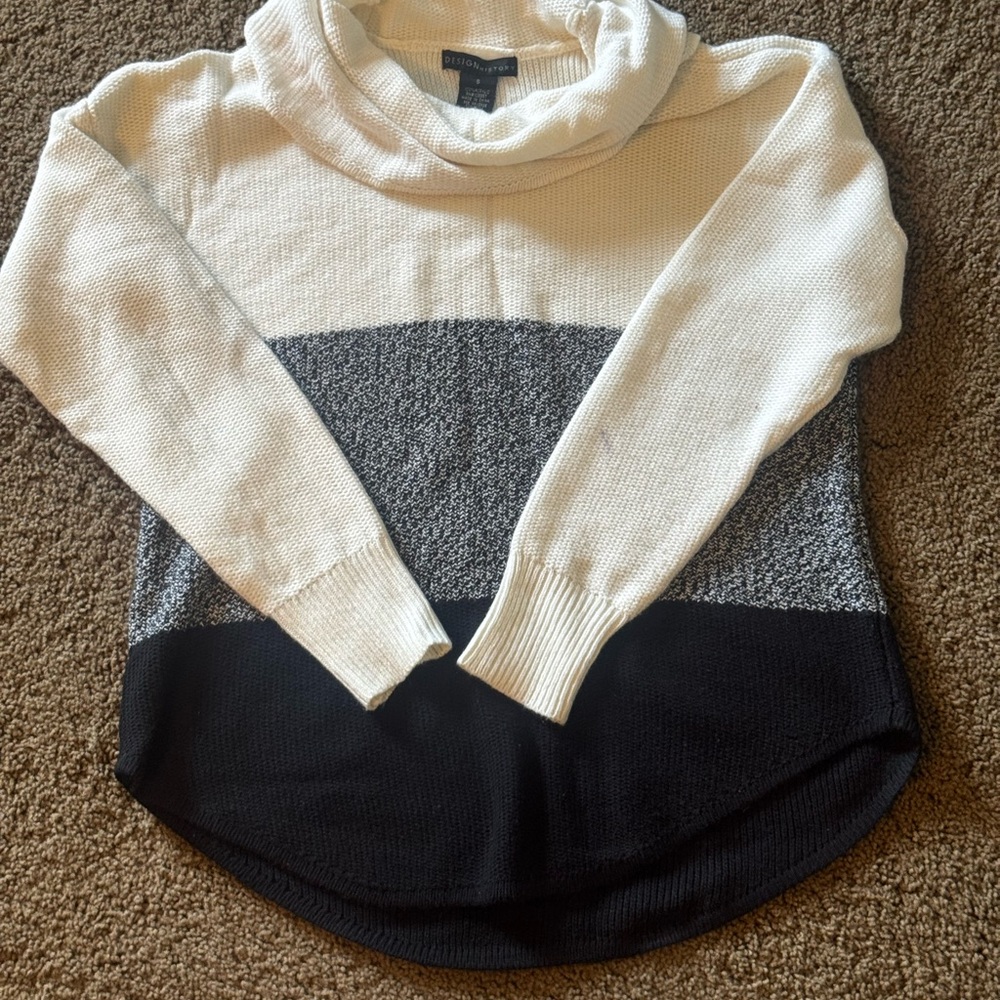 Chaps White and Gray Cowl Neck Sweater